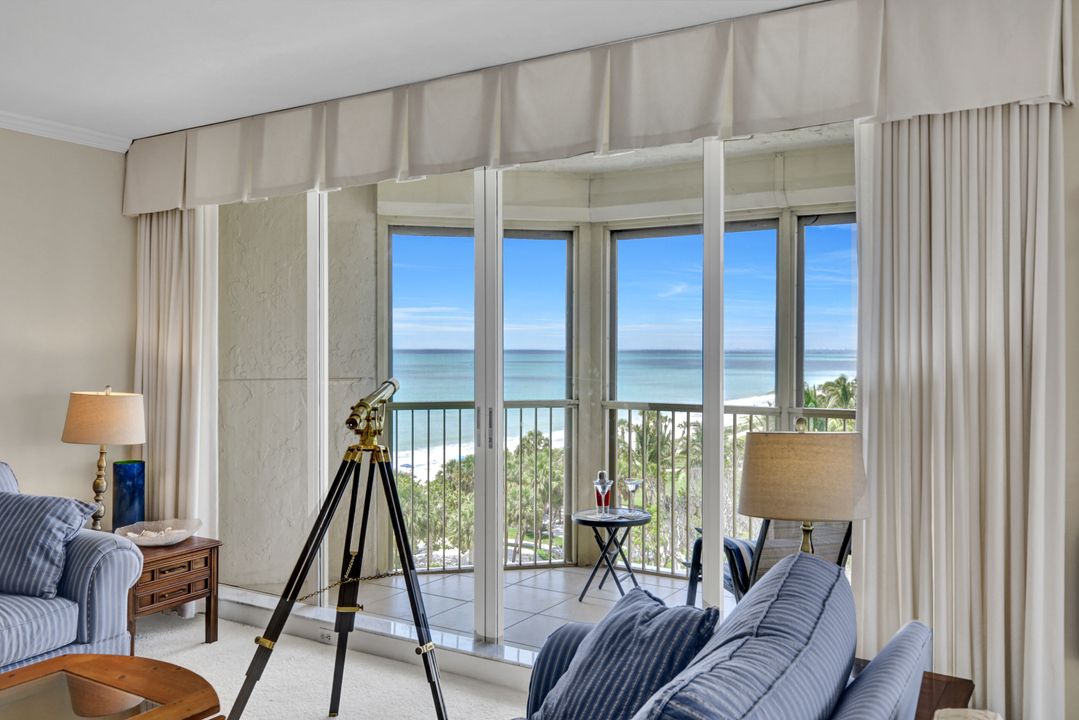 4051 Gulf Shore Blvd N #700, Naples, FL 34103