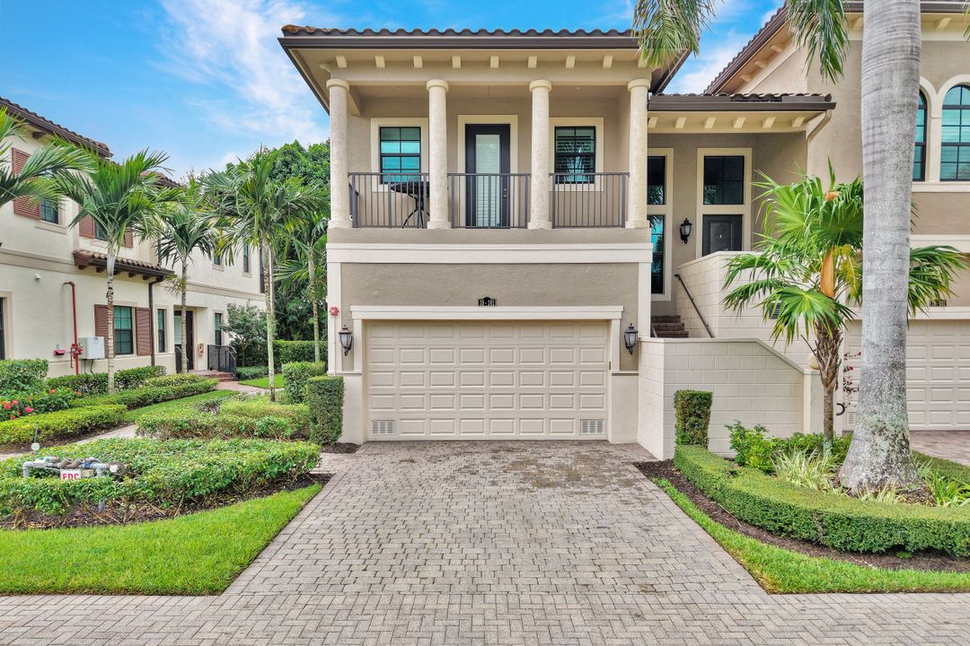 2534 Windward Ct #15-101, Naples, FL 34112