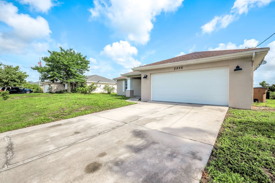2806 22nd St W, Lehigh Acres, FL 33971