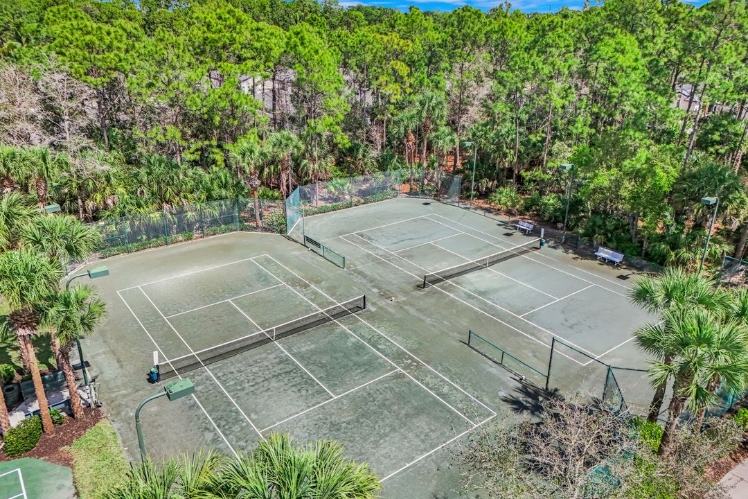 2040 Tarpon Bay Dr N #201, Naples, FL 34119