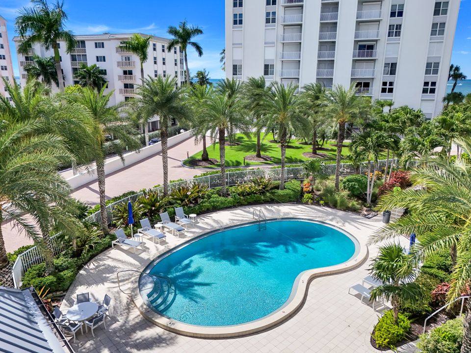 1285 Gulf Shore Blvd N #3B, Naples, FL 34102