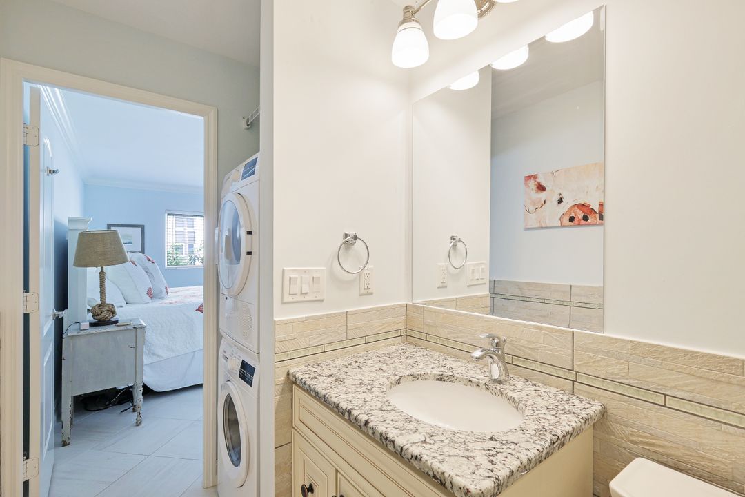 2100 Gulf Shore Blvd N #215, Naples, FL 34102