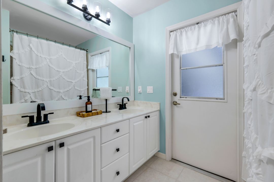 124 Heritage Way, Naples, FL 34110