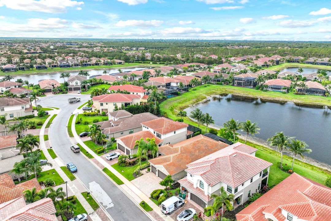 2777 Cinnamon Bay Cir, Naples, FL 34119