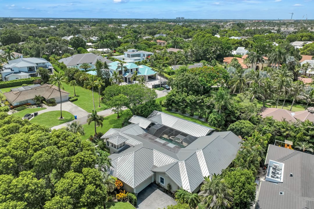 675 Murex Dr, Naples, FL 34102