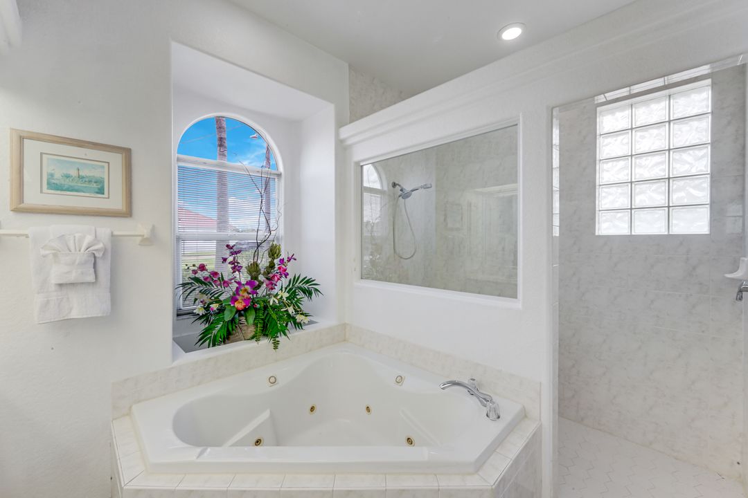 3712 SE 17th Pl, Cape Coral, FL 33904