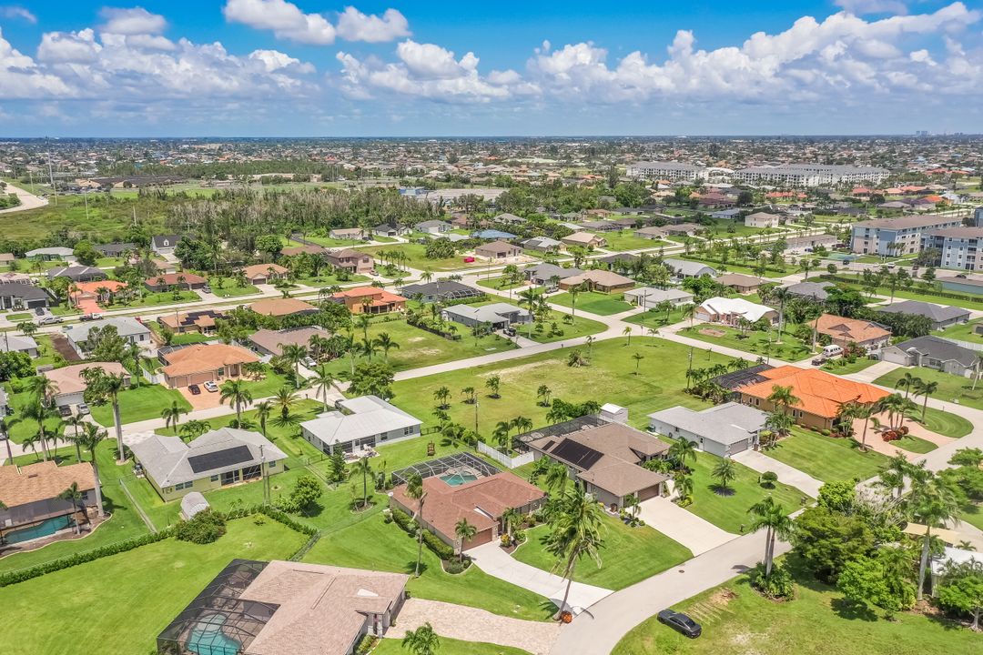 1933 SW 38th St, Cape Coral, FL 33914