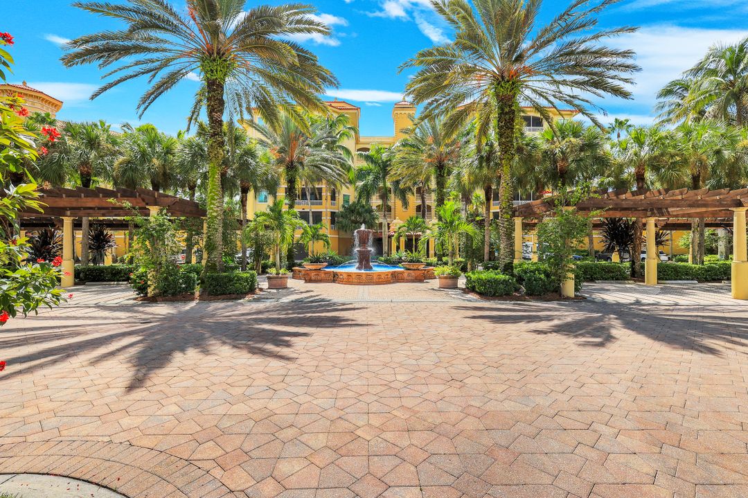 2748 Tiburon Blvd E #C502, Naples, FL 34109