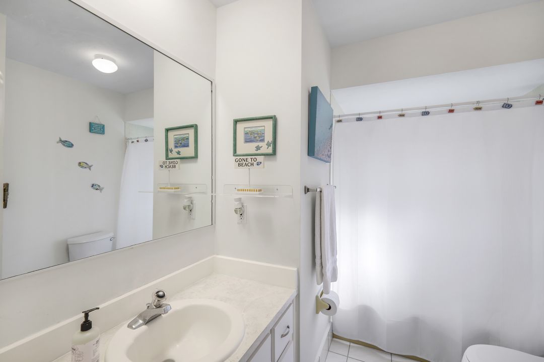 623 98th Ave N, Naples, FL 34108