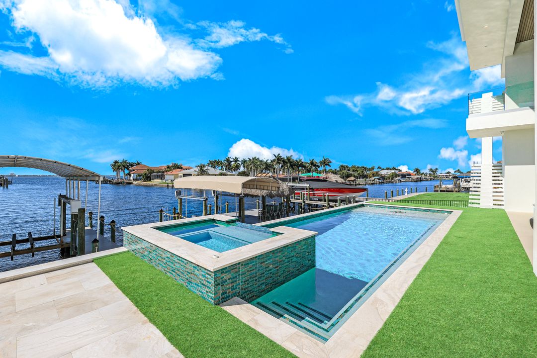 5384 Colonade Ct, Cape Coral, FL 33904