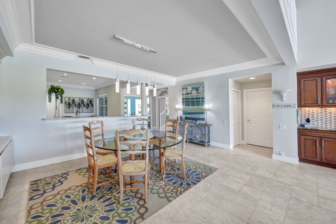 10339 Quail Crown Dr, Naples, FL 34119