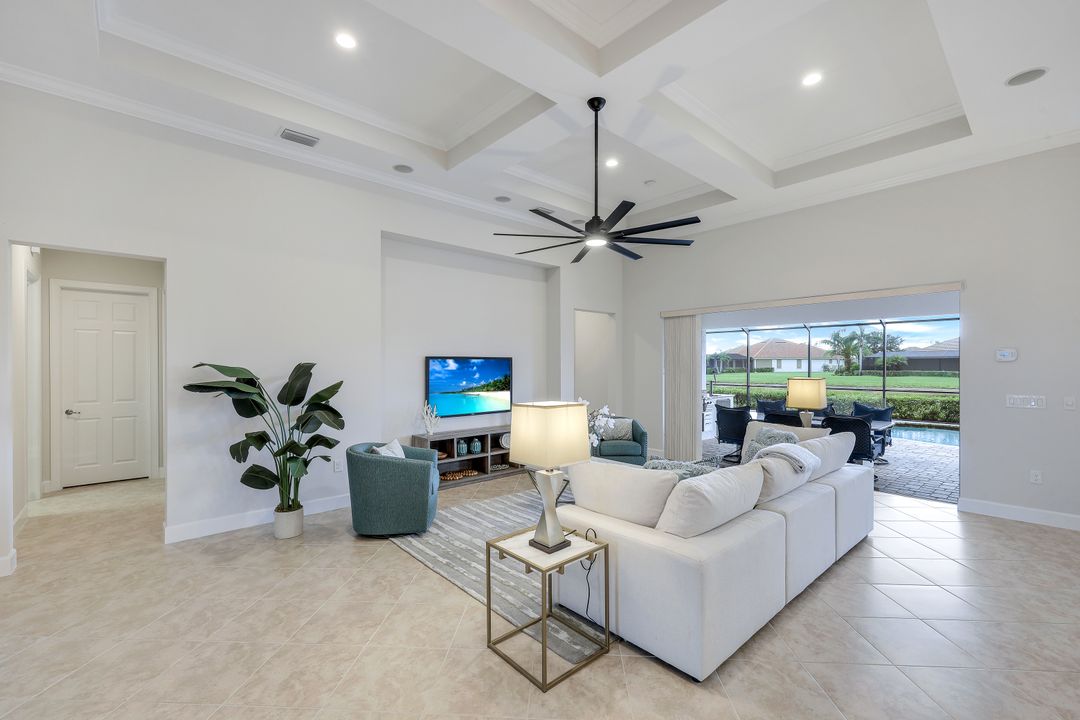 9360 Marble Stone Dr, Naples, FL 34120