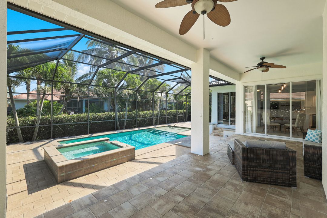 8748 S Lake Cir, Fort Myers, FL 33908
