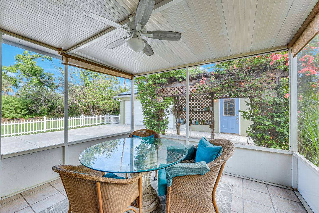 2385 Sunset Ave, Naples, FL 34112