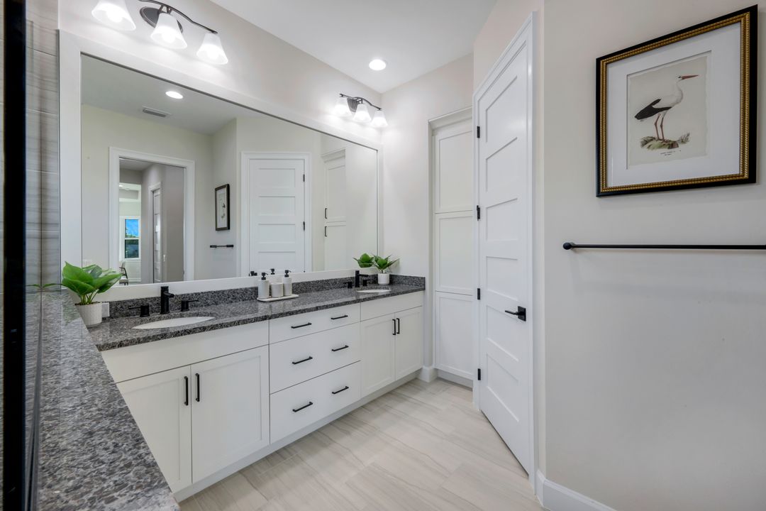 8850 Calypso Ct, Naples, FL 34112