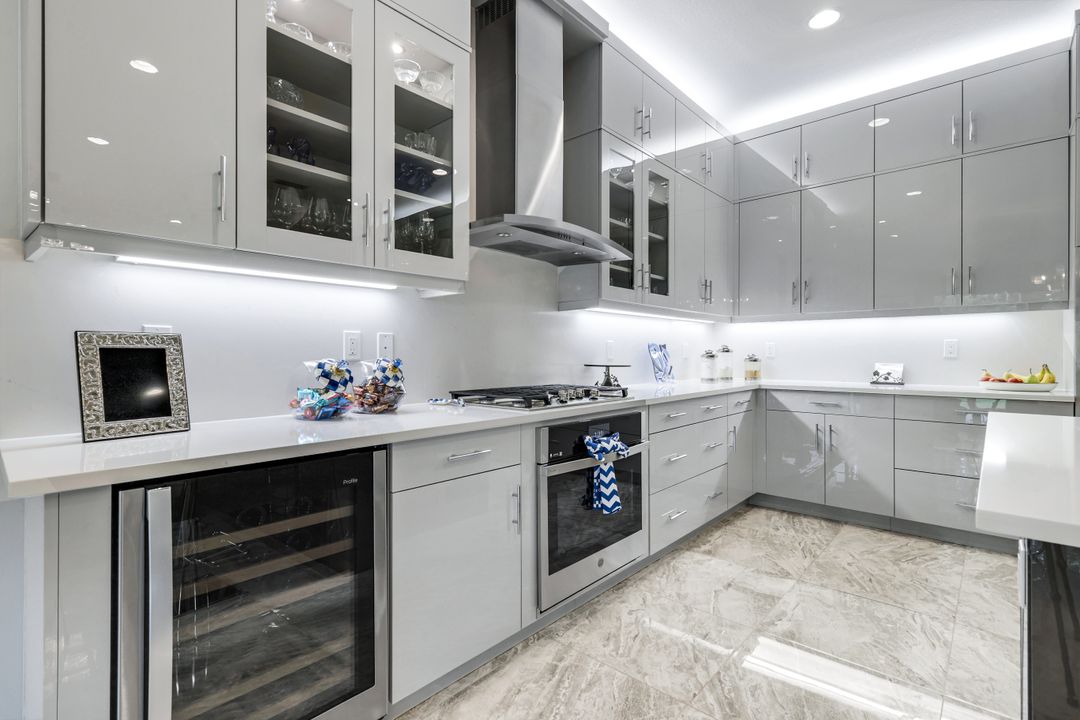 12033 Azalea Wy, Naples, FL 34120