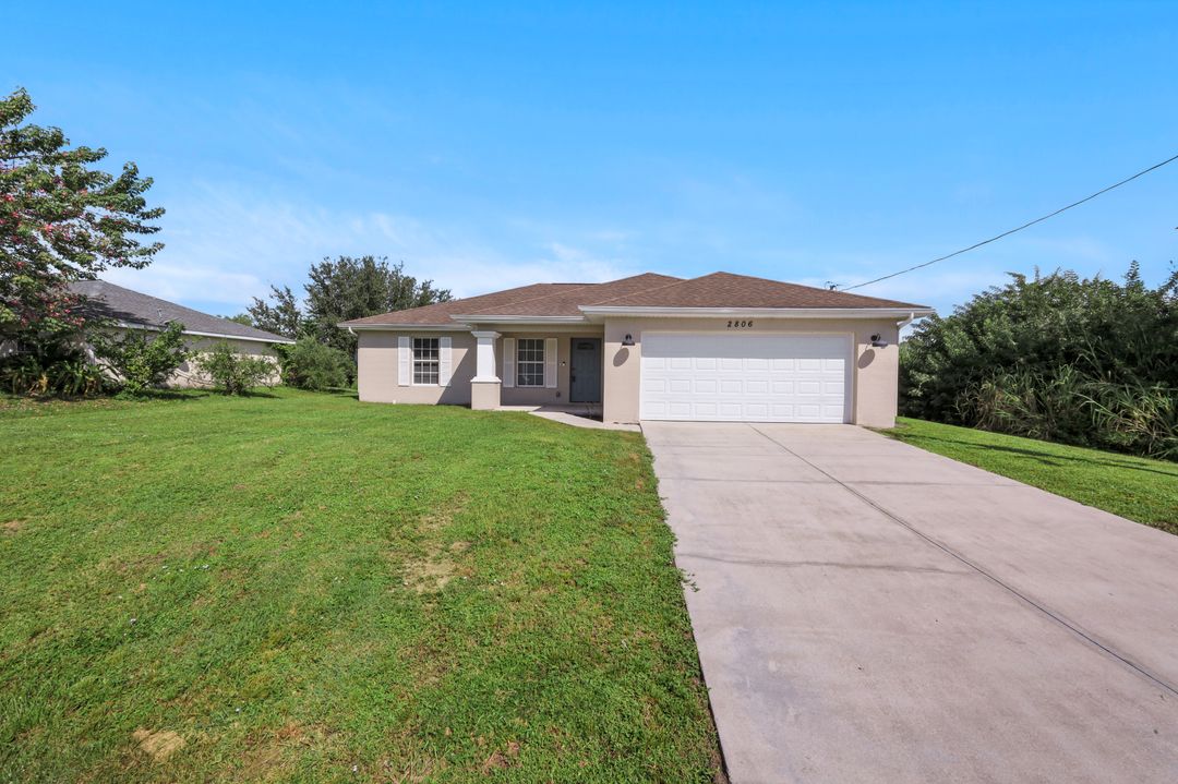 2806 22nd St SW, Lehigh Acres, FL 33976