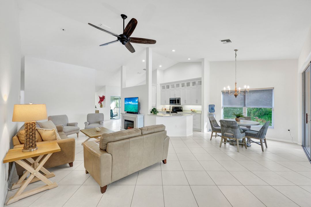 5600 Northboro Dr #201, Naples, FL 34110