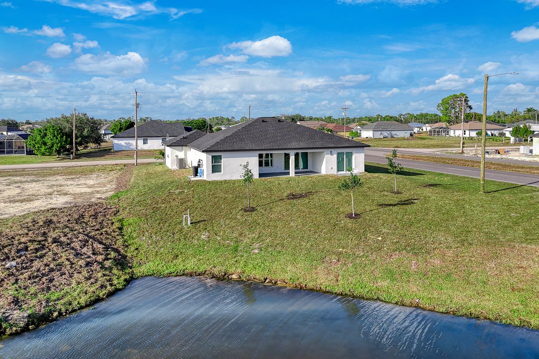 1910 NE 42nd Terrace, Cape Coral, FL 33909