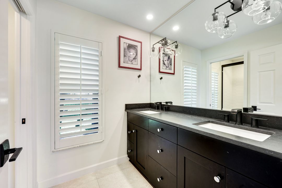 7998 Beaumont Ct, Naples, FL 34109