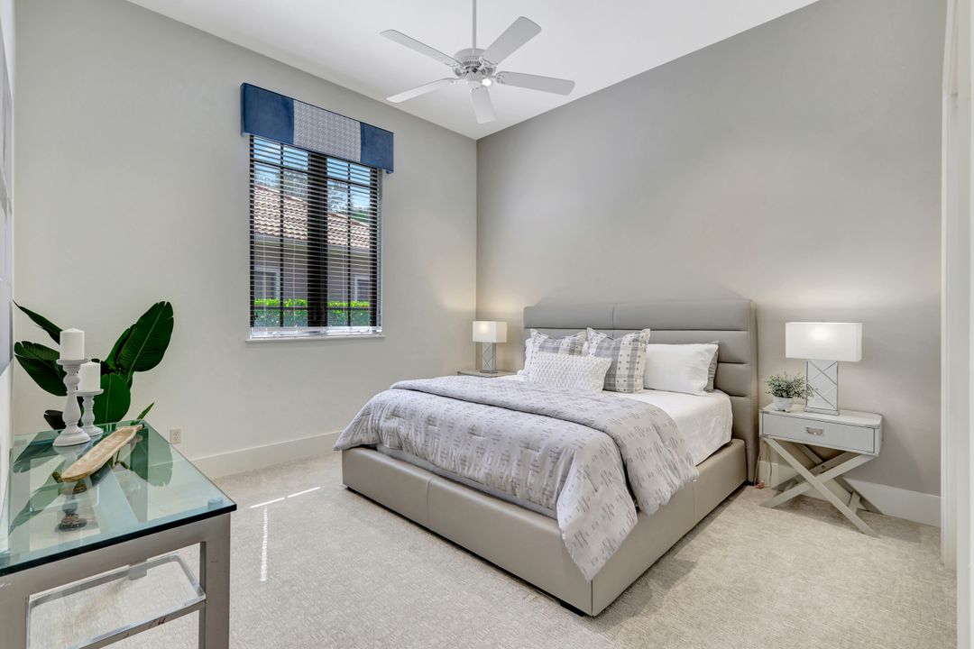 5717 Hammock Isles Dr, Naples, FL 34119