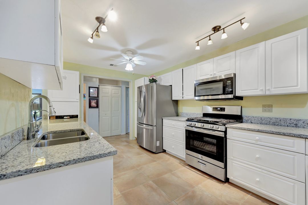 360 16th Ave NW, Naples, FL 34120