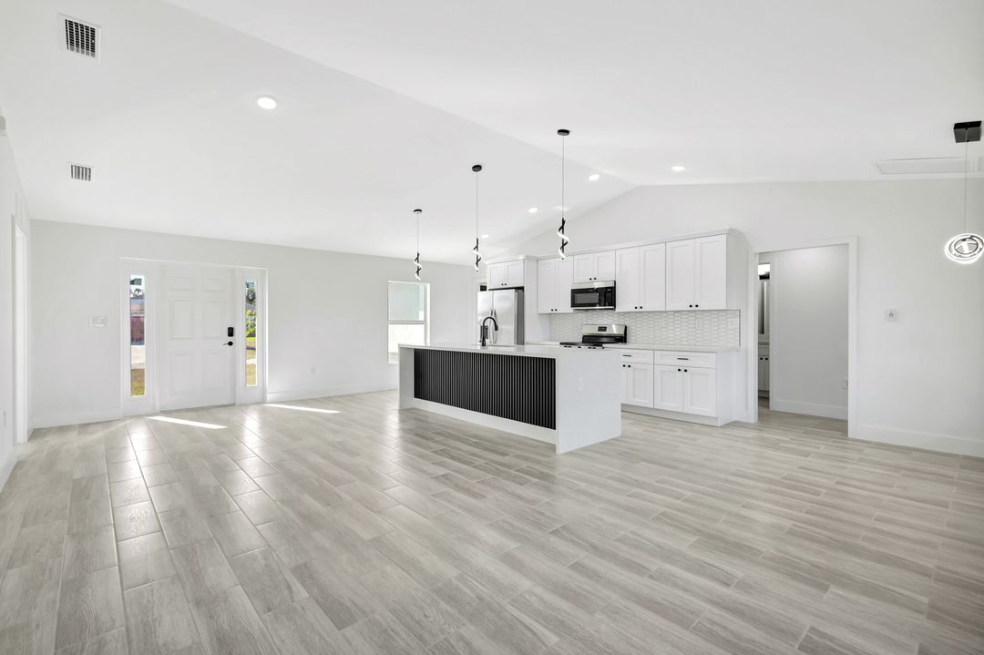 1729 NE 23rd St, Cape Coral, FL 33909