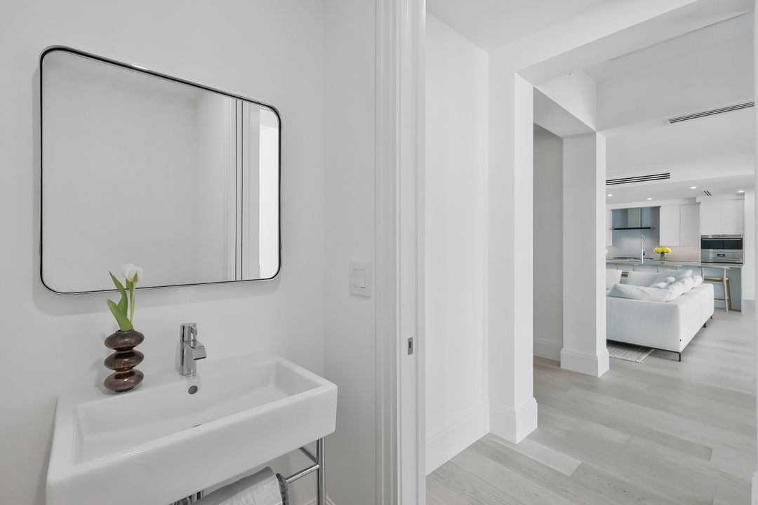 1130 3rd Ave S #105, Naples, FL 34102