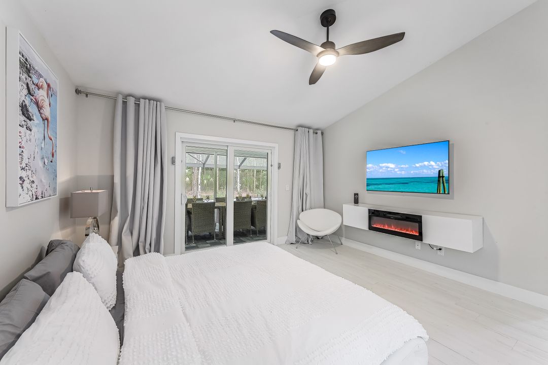 6641 Golden Gate Pkwy, Naples, FL 34105