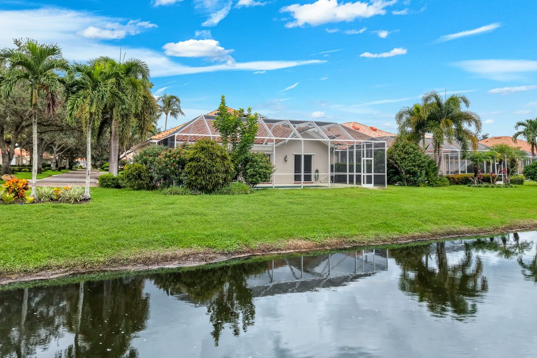 4362 Queen Elizabeth Way, Naples, FL 34119