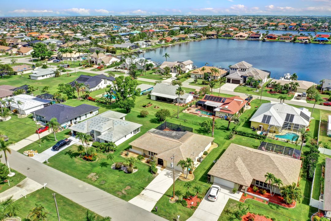 701 SW 52nd St, Cape Coral, FL 33914