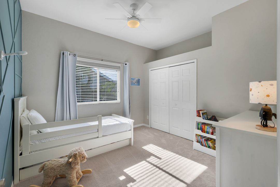 8748 S Lake Cir, Fort Myers, FL 33908