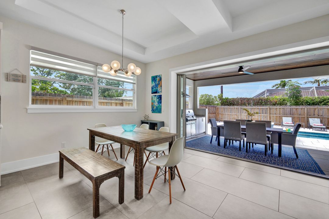 574 94th Ave N, Naples, FL 34108