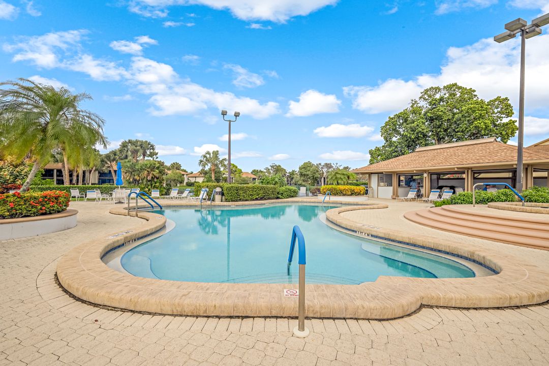 545 Lake Louise Cir #104, Naples, FL 34110