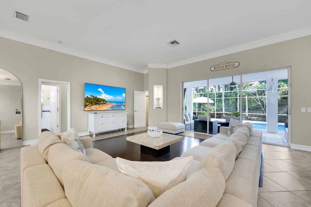 778 95th Ave N, Naples, FL 34108