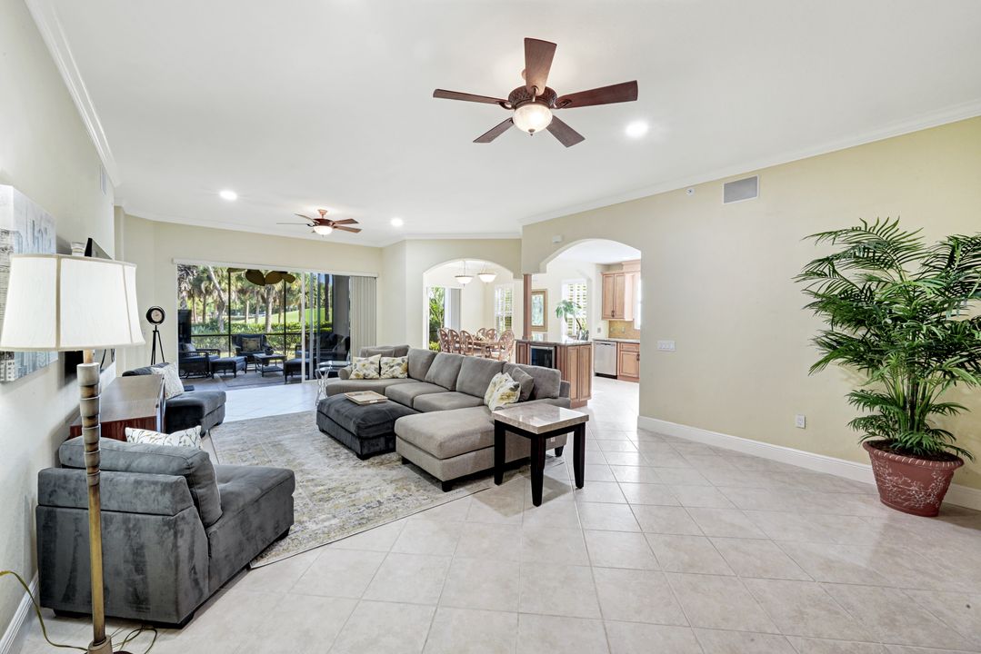 9002 Cascada Way #102, Naples, FL 34114