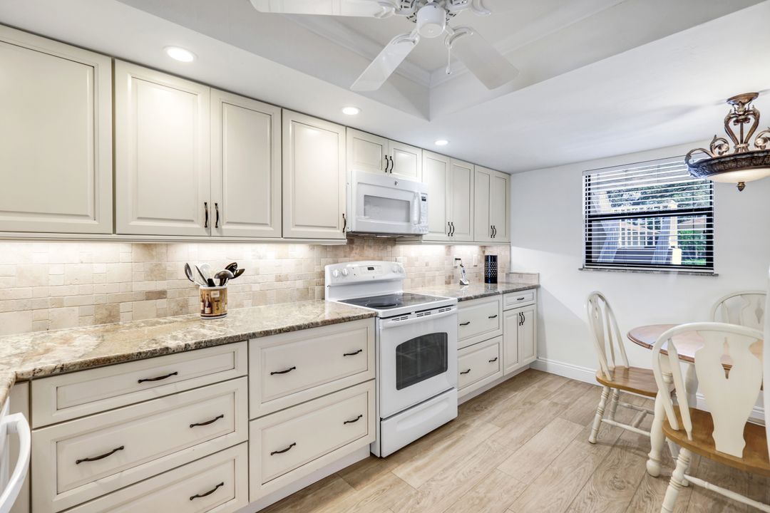 529 Lake Louise Cir #101, Naples, FL 34110