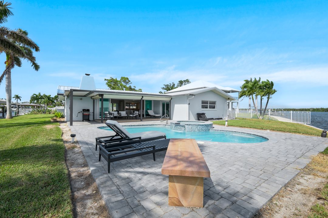 5596 Avenida Pescadora, Fort Myers Beach, FL 33931