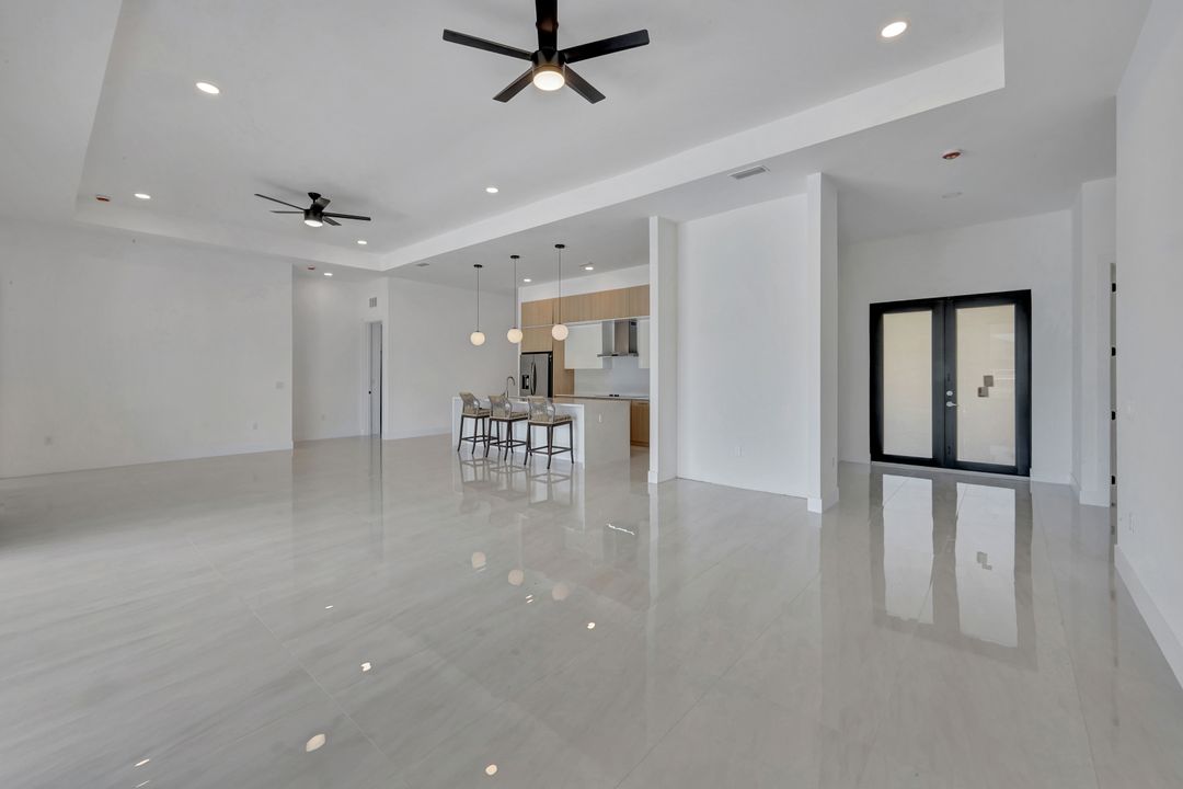 2596 Surfside Blvd, Cape Coral, FL 33914
