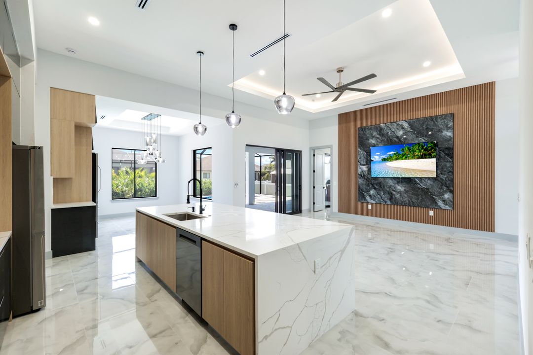 2833 SW 25th Ave, Cape Coral, FL 33914