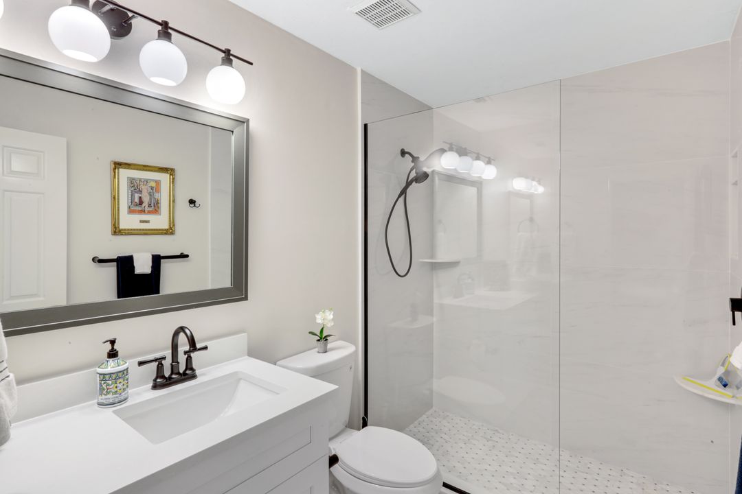 370 Edgemere Way N, Naples, FL 34105