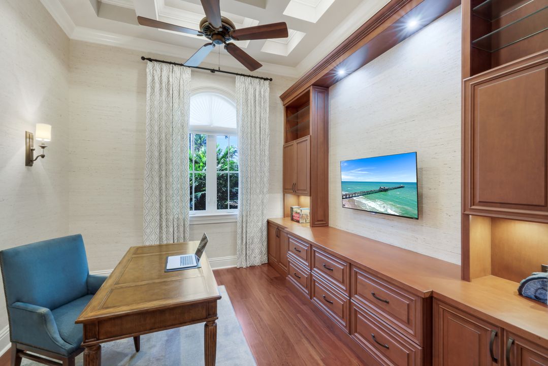 3122 Dahlia Way, Naples, FL 34105