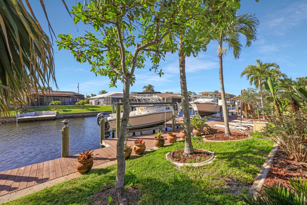 5320 SW 11th Pl, Cape Coral, FL 33914
