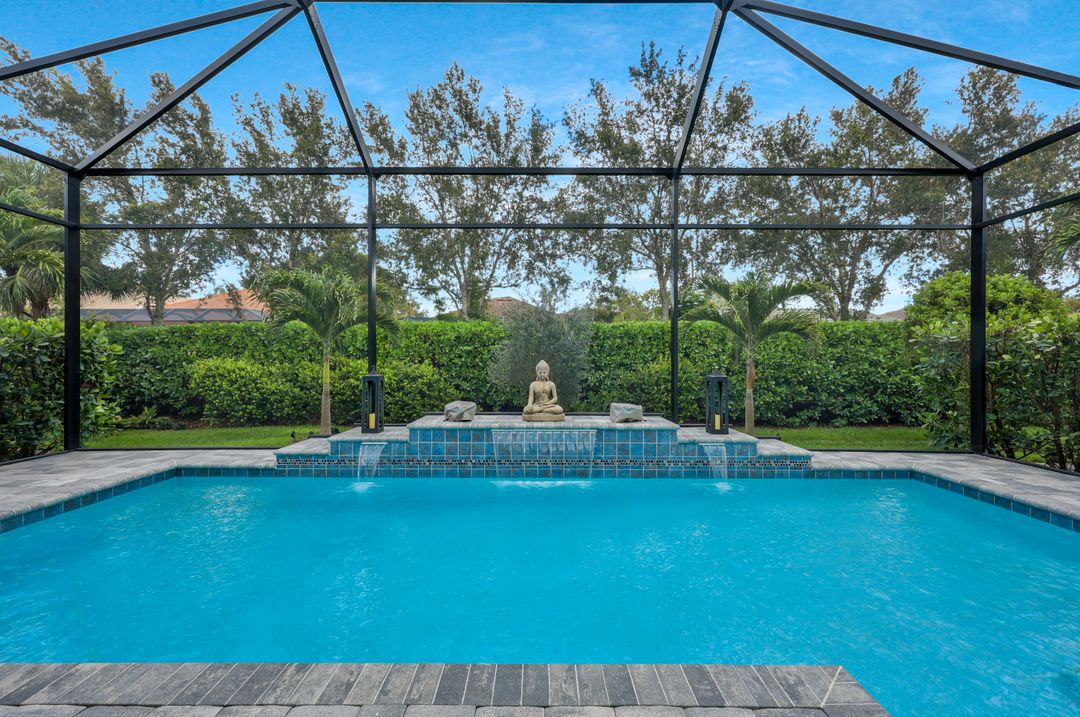 10082 Palazzo Dr, Naples, FL 34119