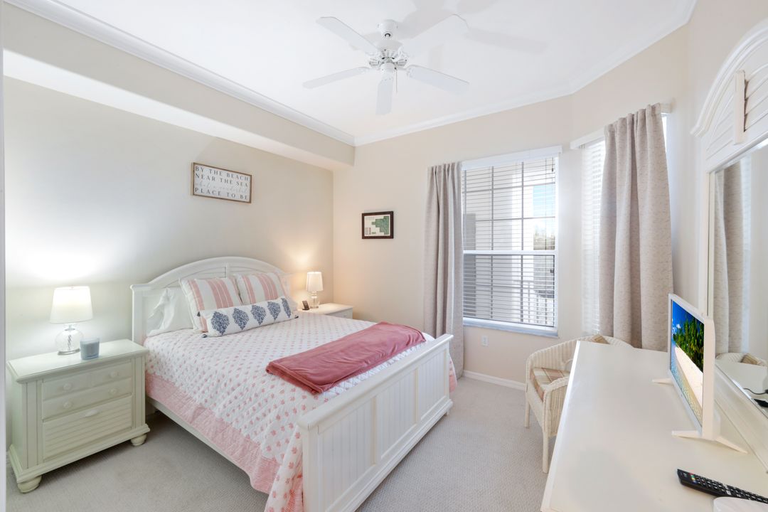 8267 Parkstone Pl #302, Naples, FL 34120