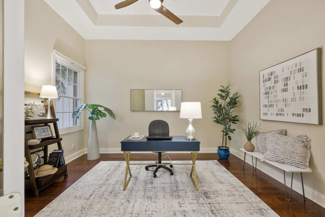 910 Villa Florenza Dr, Naples, FL 34119