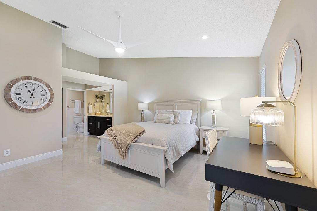 613 Serendipity Dr, Naples, FL 34108