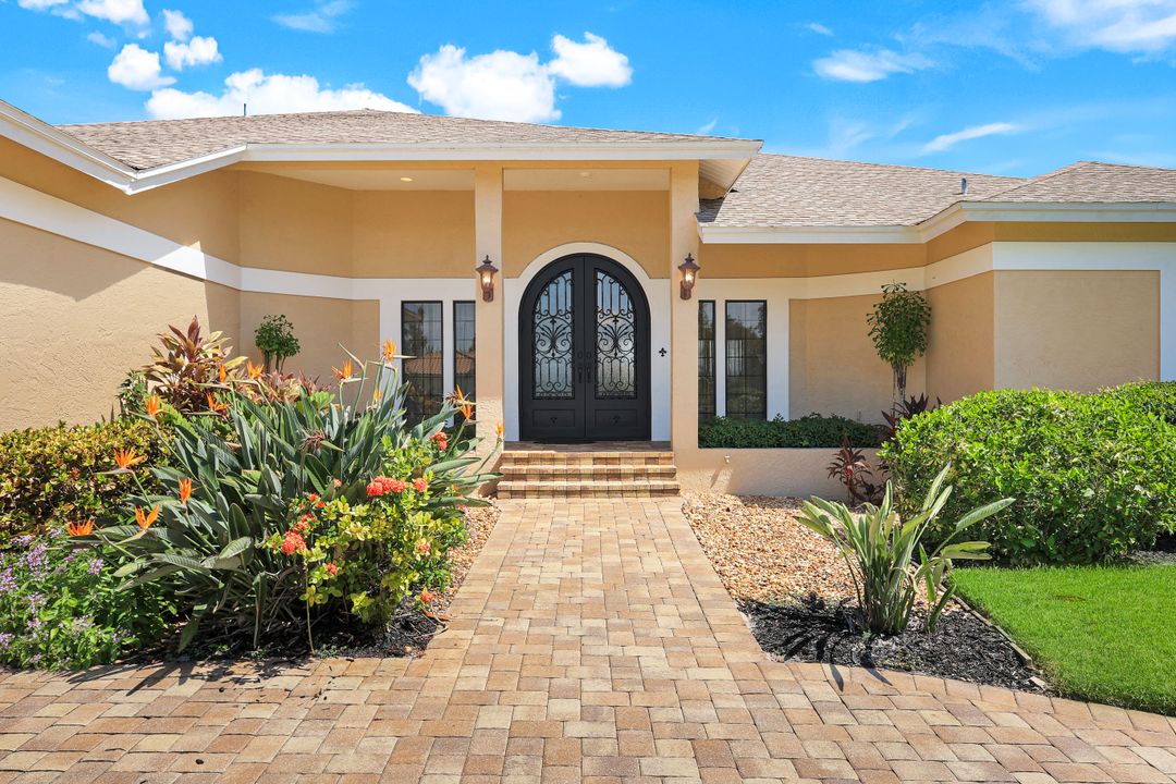 16111 Forest Oaks Dr, Fort Myers, FL 33908