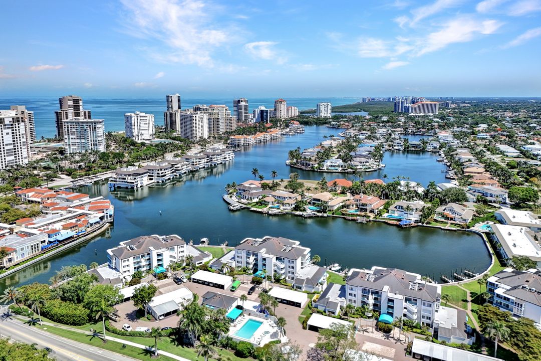 255 Park Shore Dr #341, Naples, FL 34103