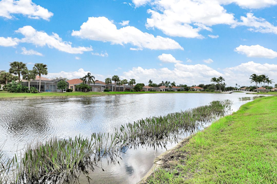 4307 Redonda Ln, Naples, FL 34119